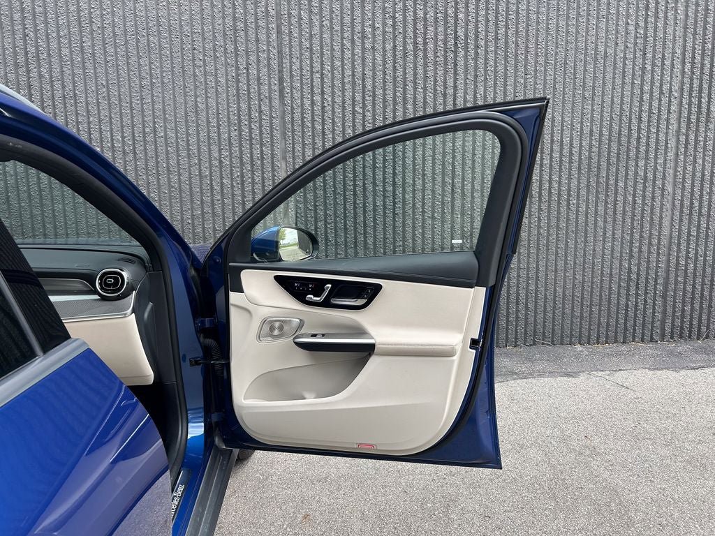 Used 2024 Mercedes-Benz GLC 300 4MATIC image 26