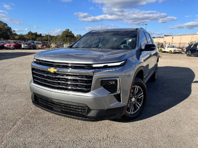 Used 2026 Chevrolet Traverse LT w/ LPO, Floor Liner Package FWD image 1