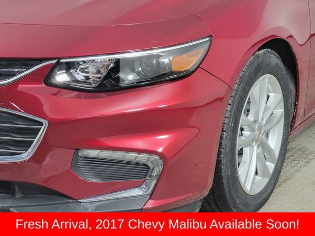 Used 2017 Chevrolet Malibu LT image 9