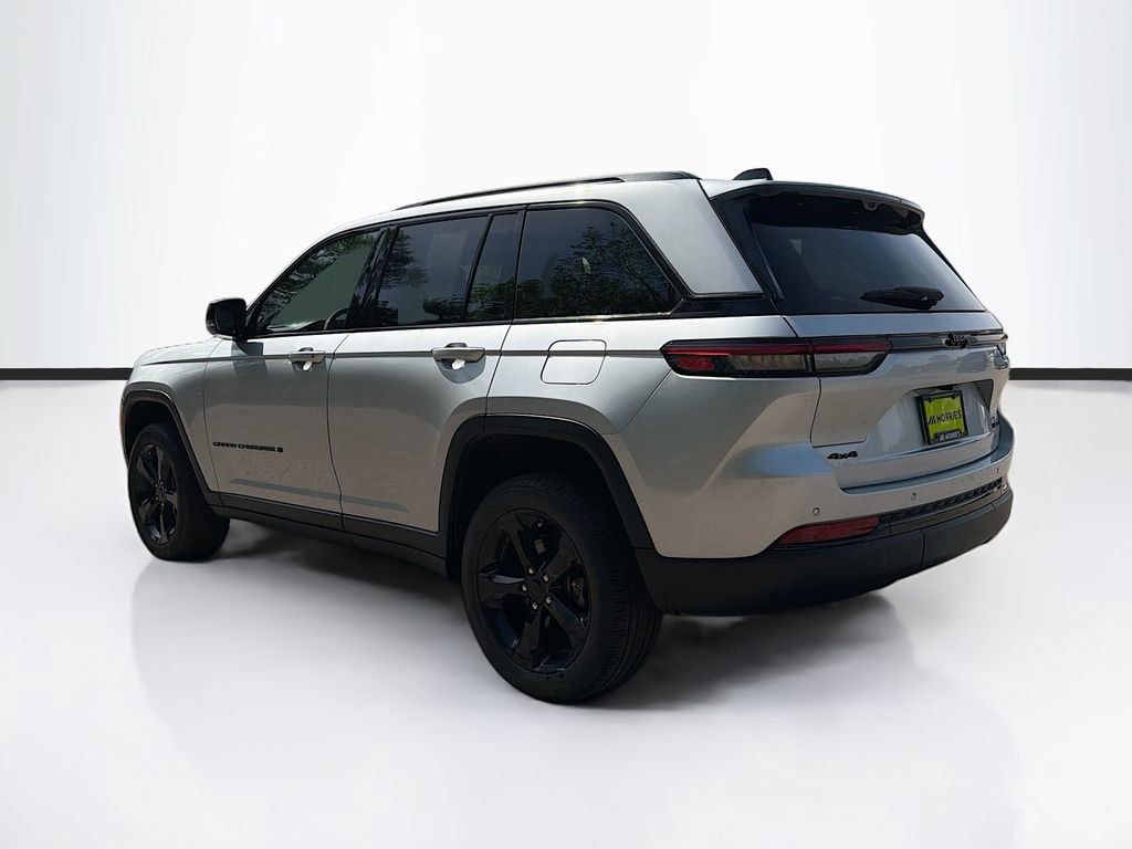 Used 2024 Jeep Grand Cherokee Limited w/ Luxury Tech Group II AWD/4WD image 7