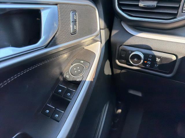 Certified 2023 Ford Explorer XLT w/ Equipment Group 202A image 29