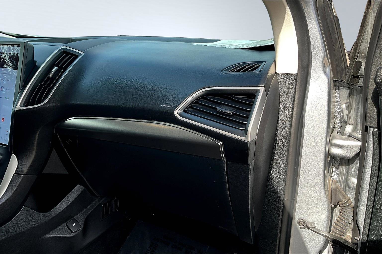 Certified 2022 Ford Edge SEL w/ Convenience Package image 21