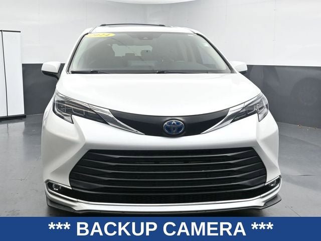 Used 2024 Toyota Sienna XLE FWD image 5