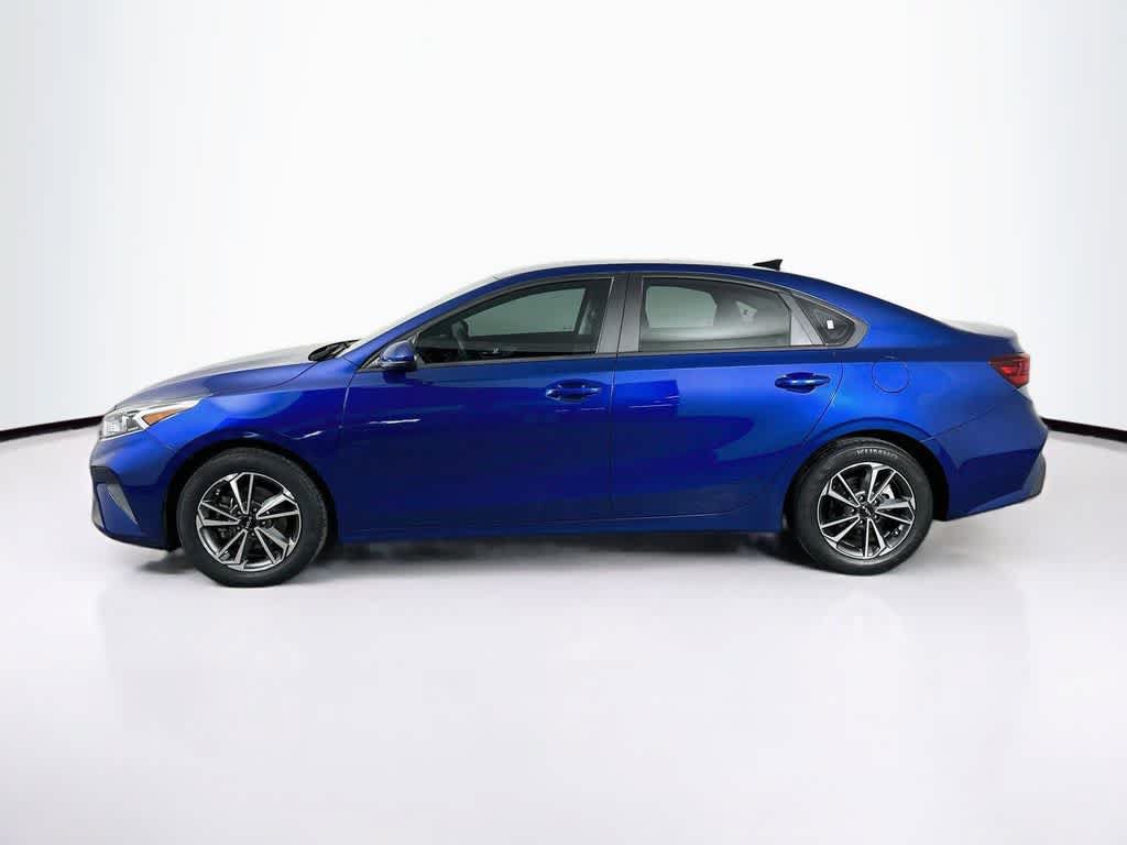 Used 2023 Kia Forte LXS FWD image 3