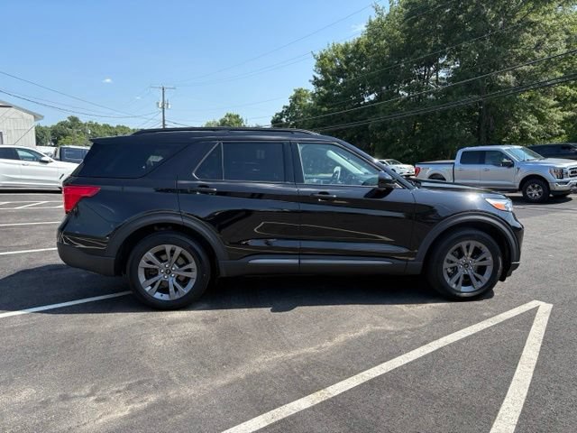 Certified 2023 Ford Explorer XLT w/ Equipment Group 202A AWD/4WD image 2