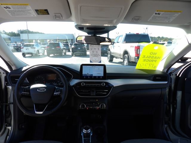 Certified 2022 Ford Escape SE w/ SE Sport Appearance Package image 11