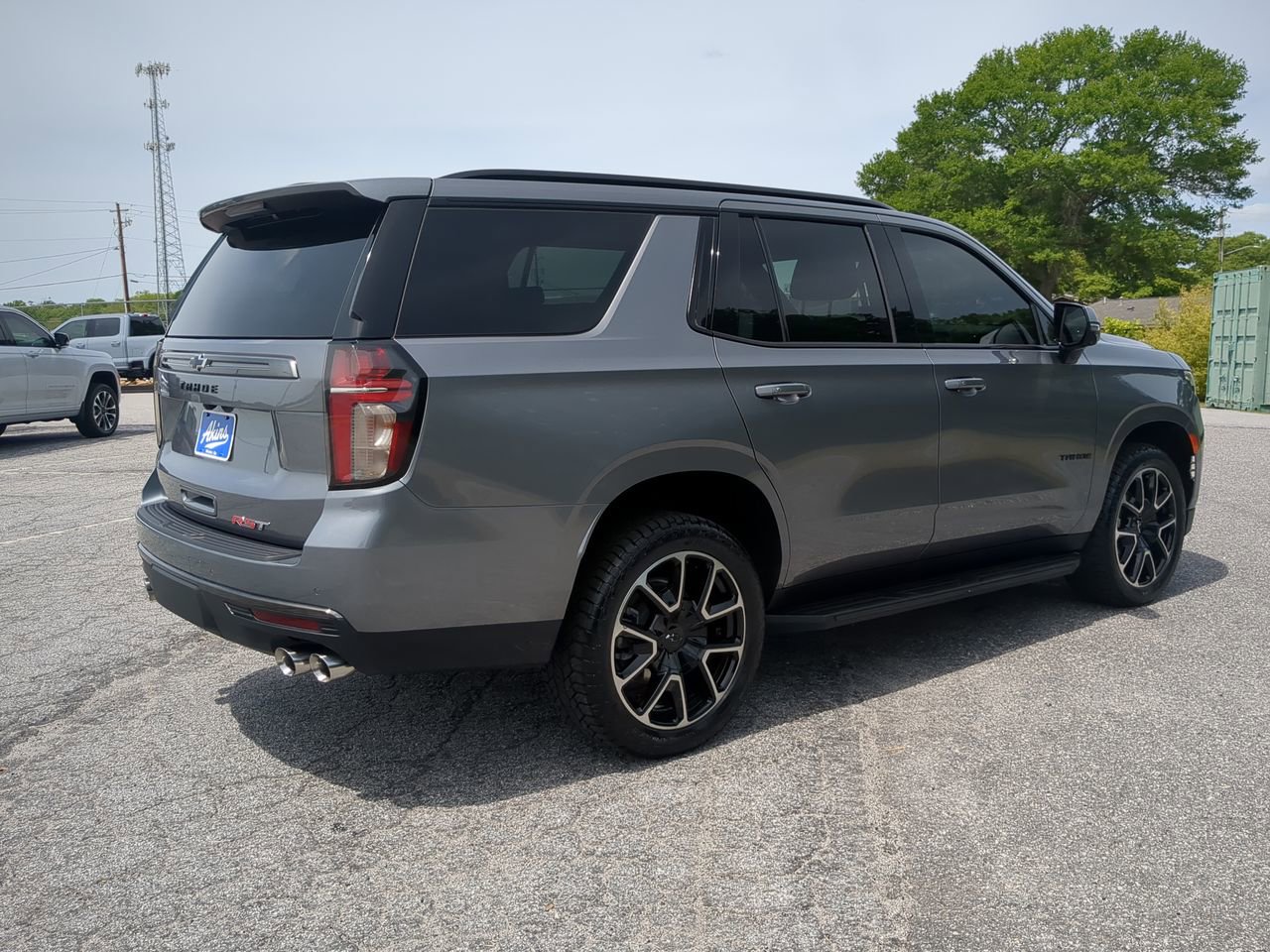 Used 2022 Chevrolet Tahoe RST w/ Sport Performance Package AWD/4WD image 3