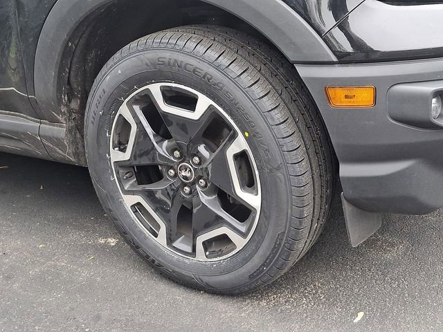 Certified 2022 Ford Bronco Sport Outer Banks w/ Tech Package AWD/4WD image 4