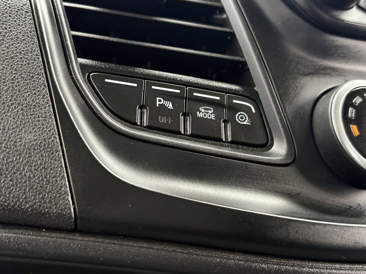 Certified 2023 Ford Transit 250 Medium Roof image 18