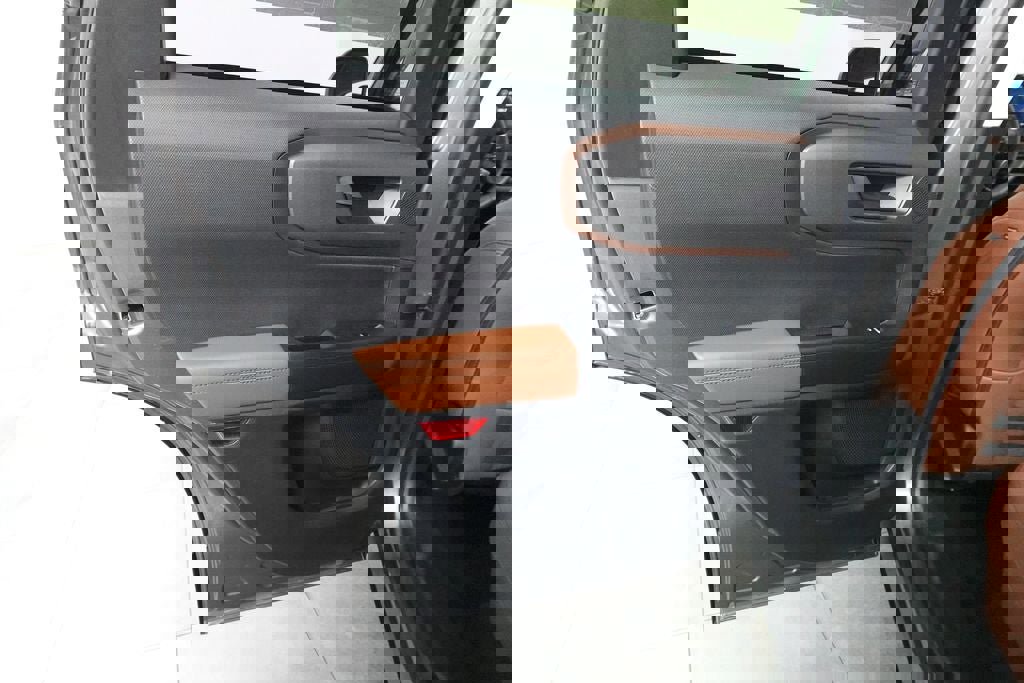 Certified 2025 Ford Bronco Sport Outer Banks w/ Outer Banks Tech Package+ AWD/4WD image 27