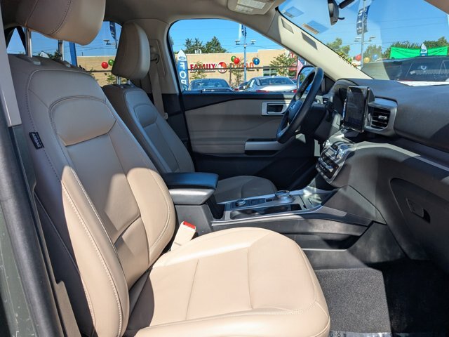 Certified 2023 Ford Explorer XLT w/ Equipment Group 202A AWD/4WD image 33