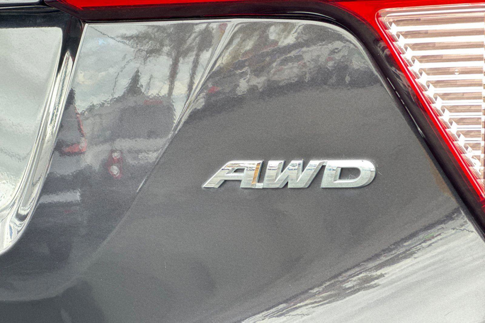 Used 2018 Honda HR-V EX image 33