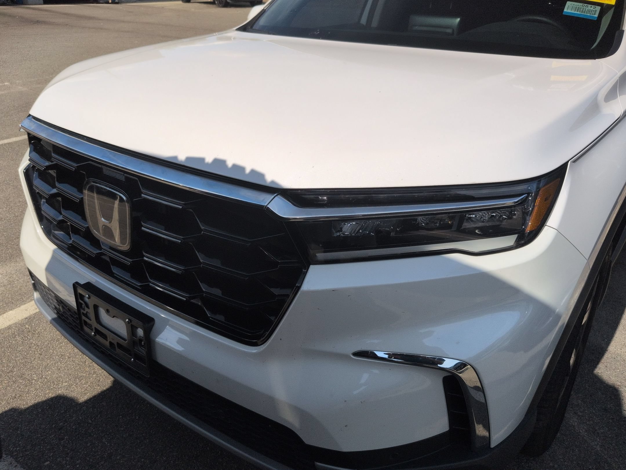 Used 2024 Honda Pilot Touring image 3