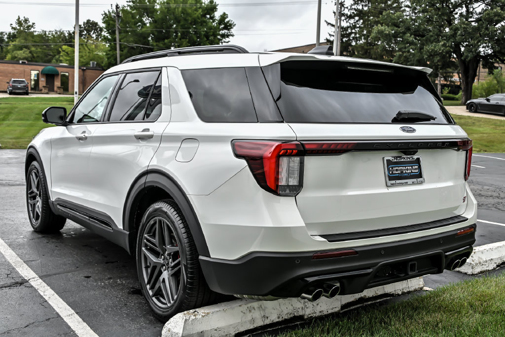 Certified 2025 Ford Explorer ST w/ Sun And Sound Package AWD/4WD image 6
