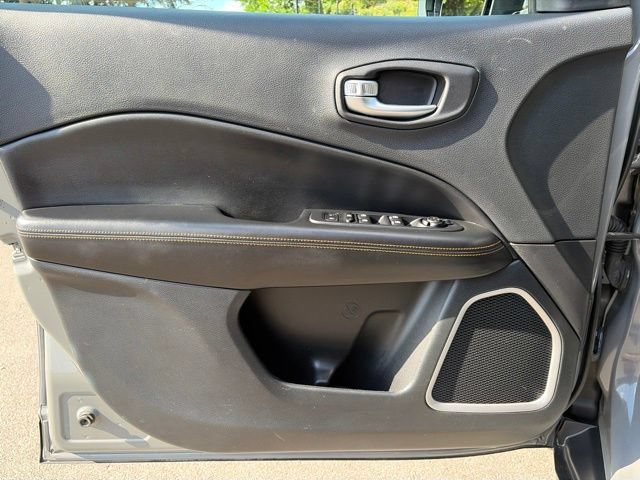 Used 2020 Jeep Compass Limited AWD/4WD image 14