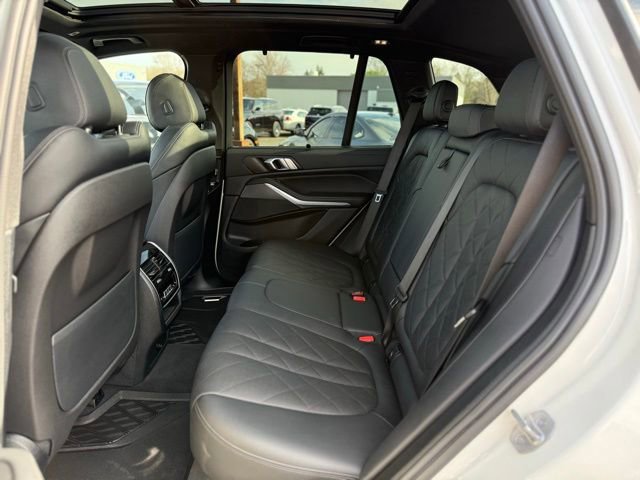 Used 2023 BMW X5 xDrive40i AWD/4WD image 35