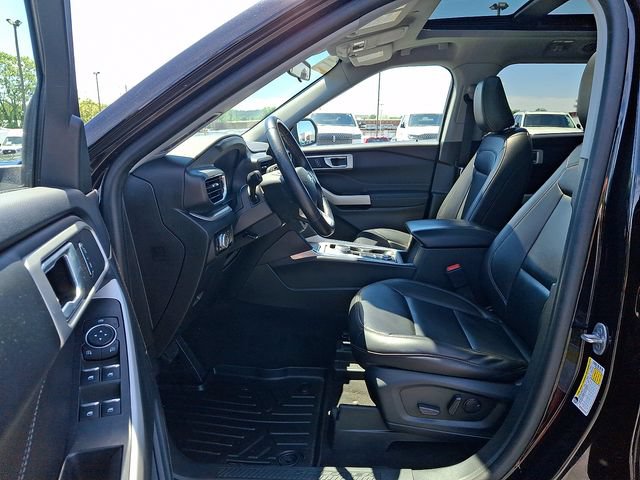 Certified 2023 Ford Explorer XLT w/ Equipment Group 202A AWD/4WD image 14
