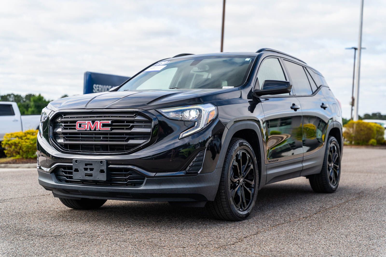 Used 2019 GMC Terrain SLE w/ Driver Convenience Package AWD/4WD image 3