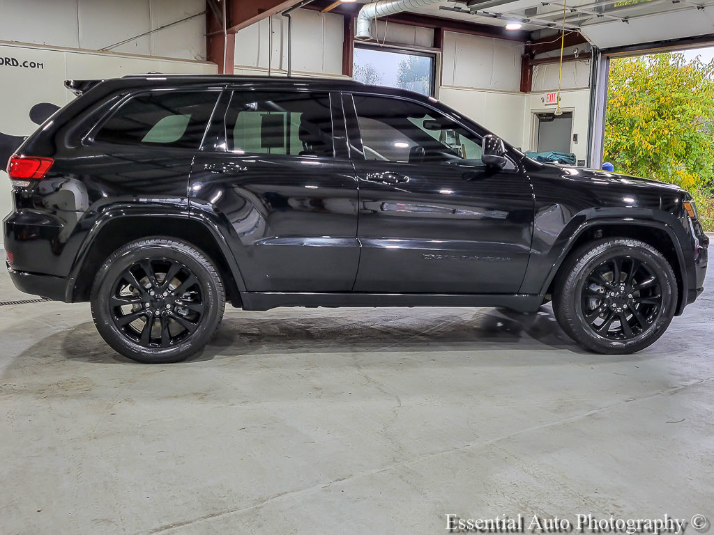 Used 2018 Jeep Grand Cherokee Altitude AWD/4WD image 8