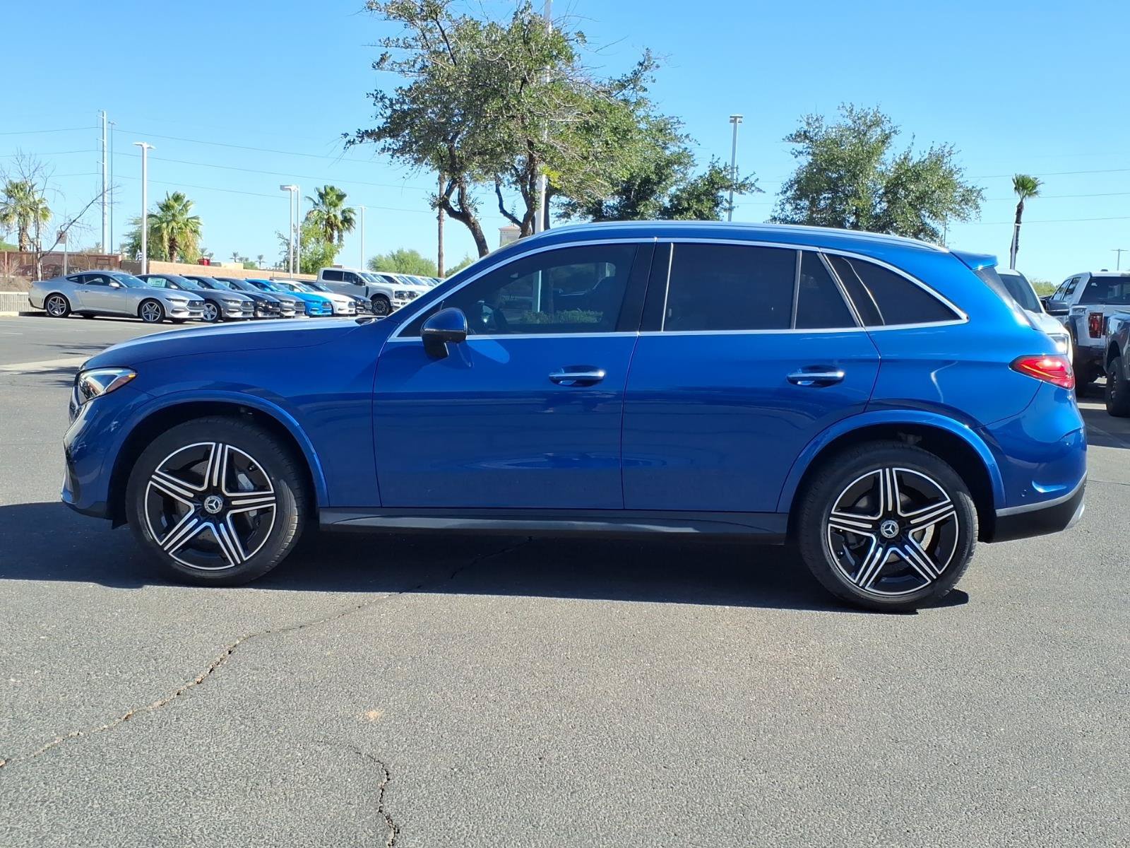 Used 2023 Mercedes-Benz GLC 300 image 2