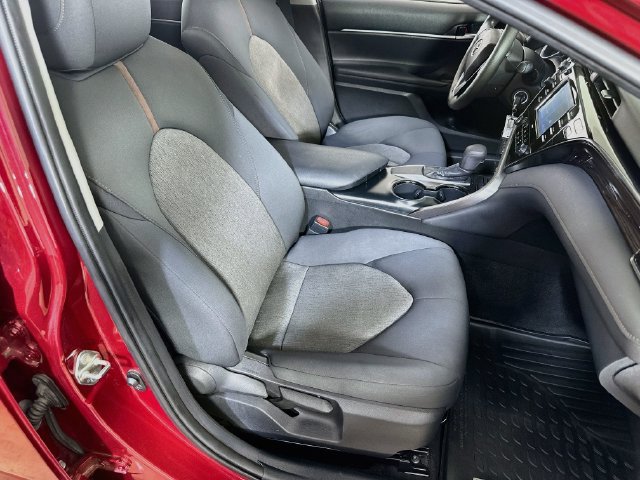 Used 2020 Toyota Camry LE FWD image 14