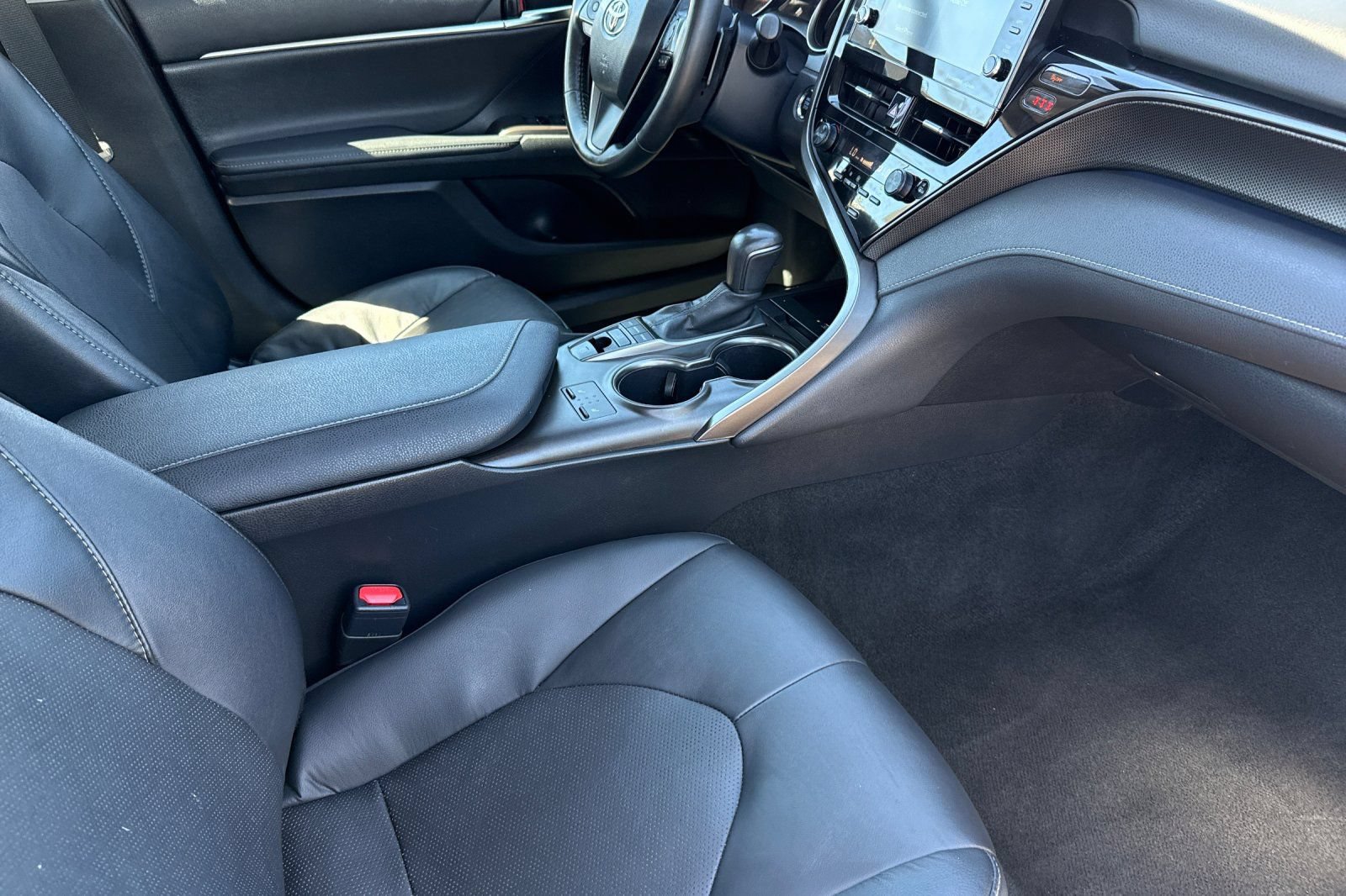 Used 2024 Toyota Camry XSE FWD image 17
