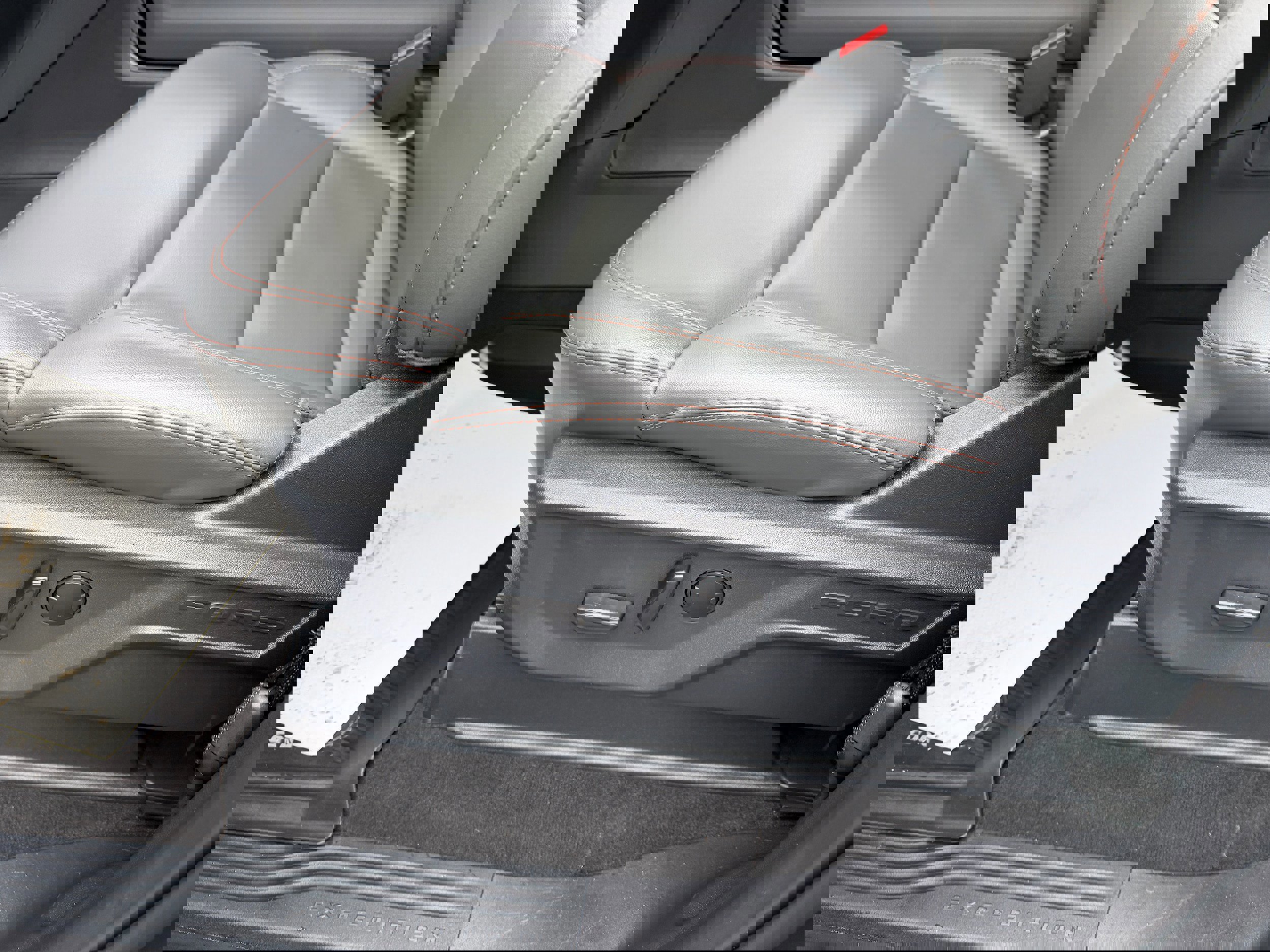 Certified 2025 Ford Expedition Active image 22