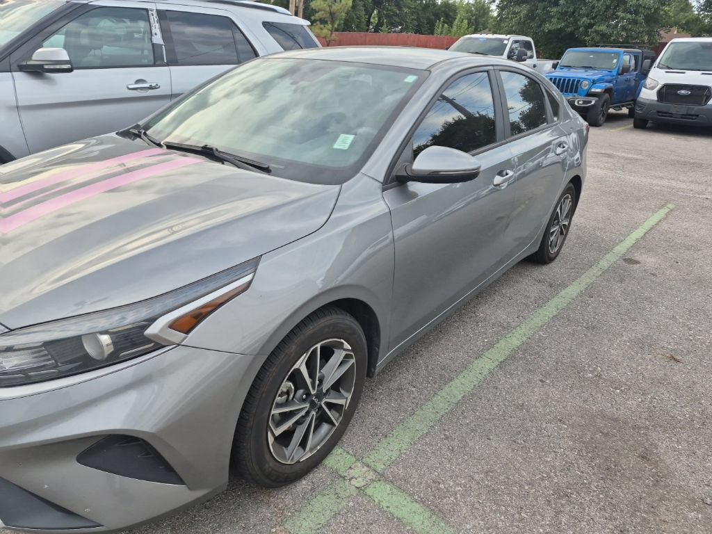 Used 2023 Kia Forte LXS w/ LXS Technology Package FWD image 4