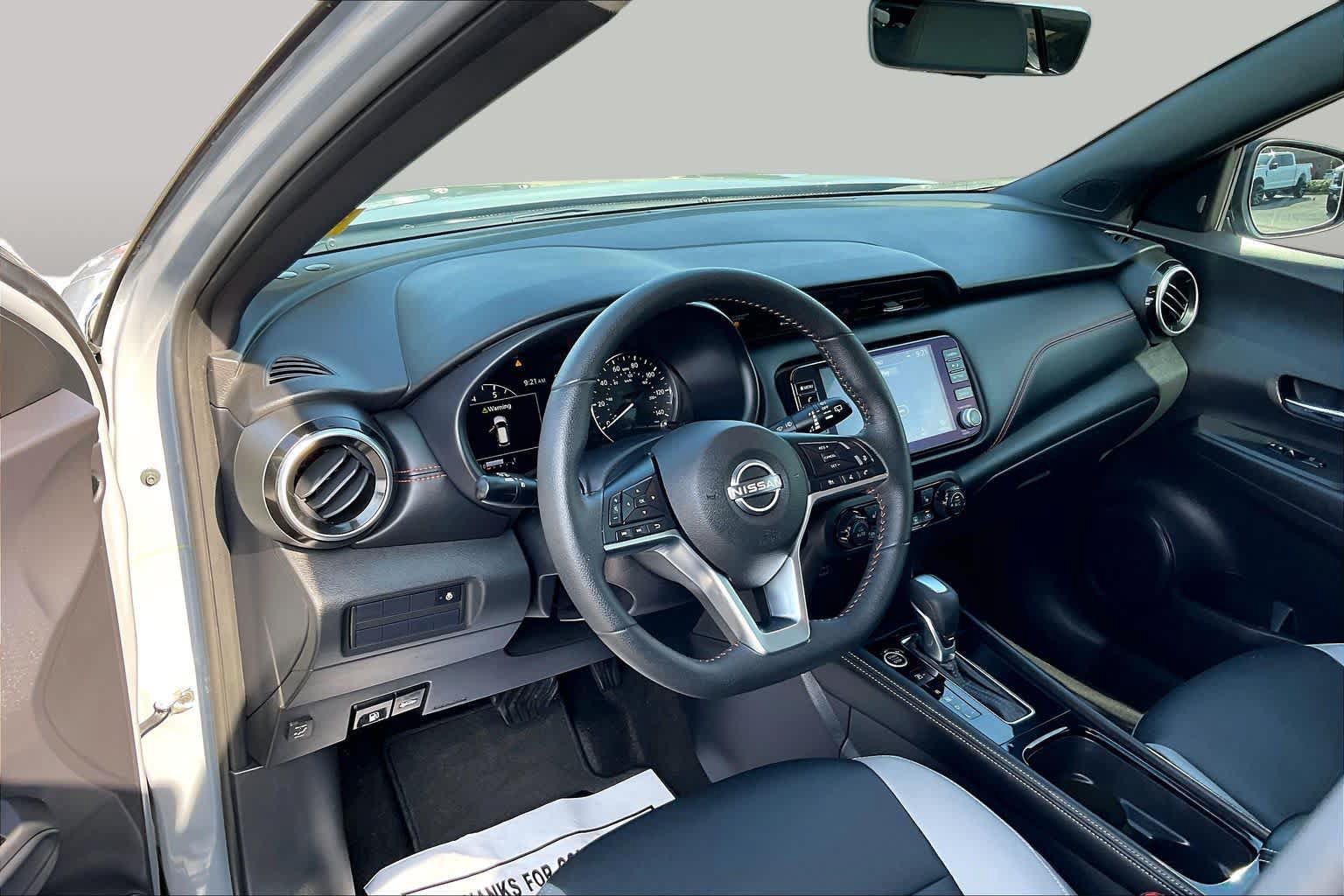 Used 2024 Nissan Kicks SR w/ SR Premium Package FWD image 16