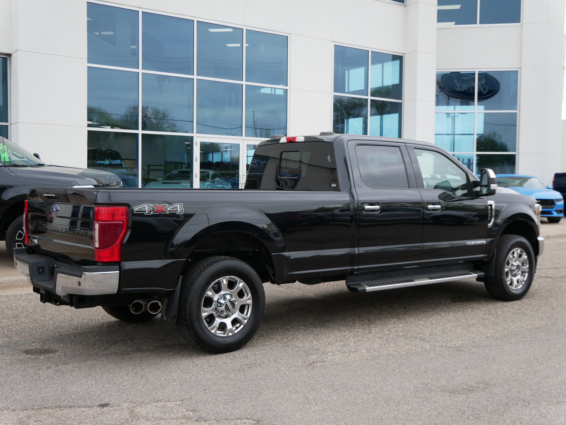Certified 2020 Ford F350 Lariat w/ Lariat Ultimate Package AWD/4WD image 3