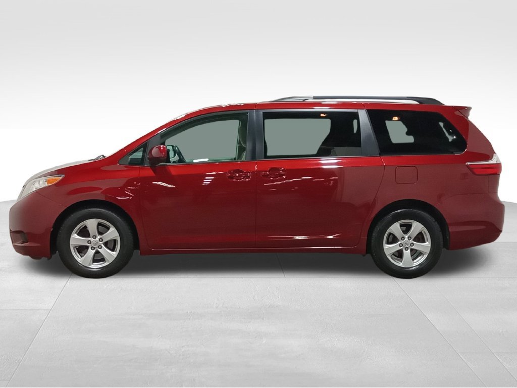 Used 2017 Toyota Sienna LE FWD image 7