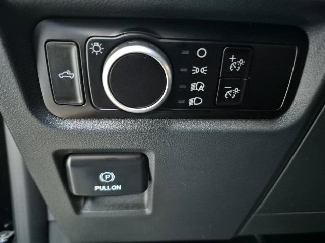 Certified 2025 Ford F150 STX image 19