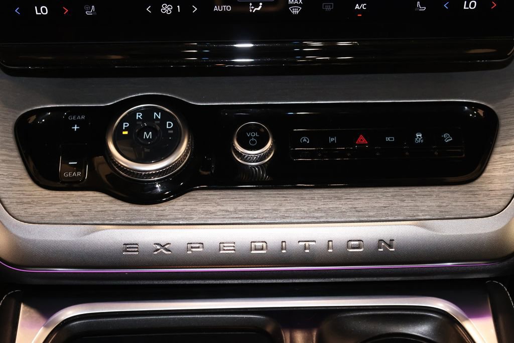 Certified 2025 Ford Expedition Max Platinum image 45