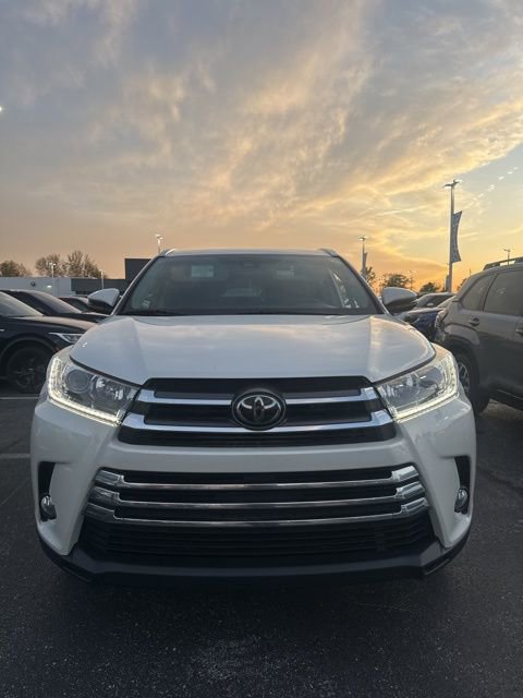 Used 2018 Toyota Highlander Limited AWD/4WD image 3