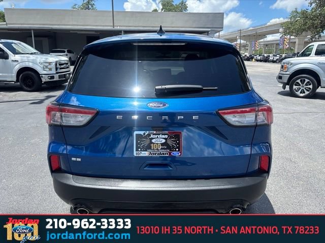Certified 2022 Ford Escape SE w/ SE Sport Appearance Package FWD image 5