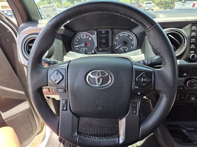 Used 2022 Toyota Tacoma TRD Off-Road w/ Technology Package AWD/4WD image 21