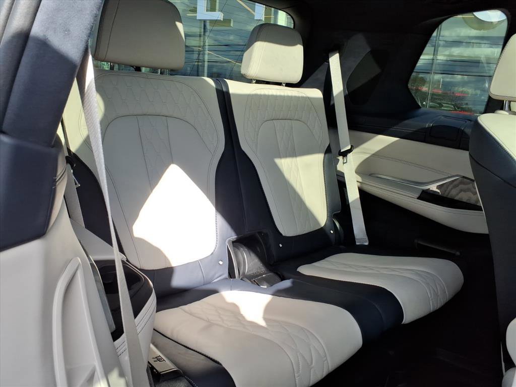 Used 2019 BMW X7 xDrive50i w/ Premium Package image 19