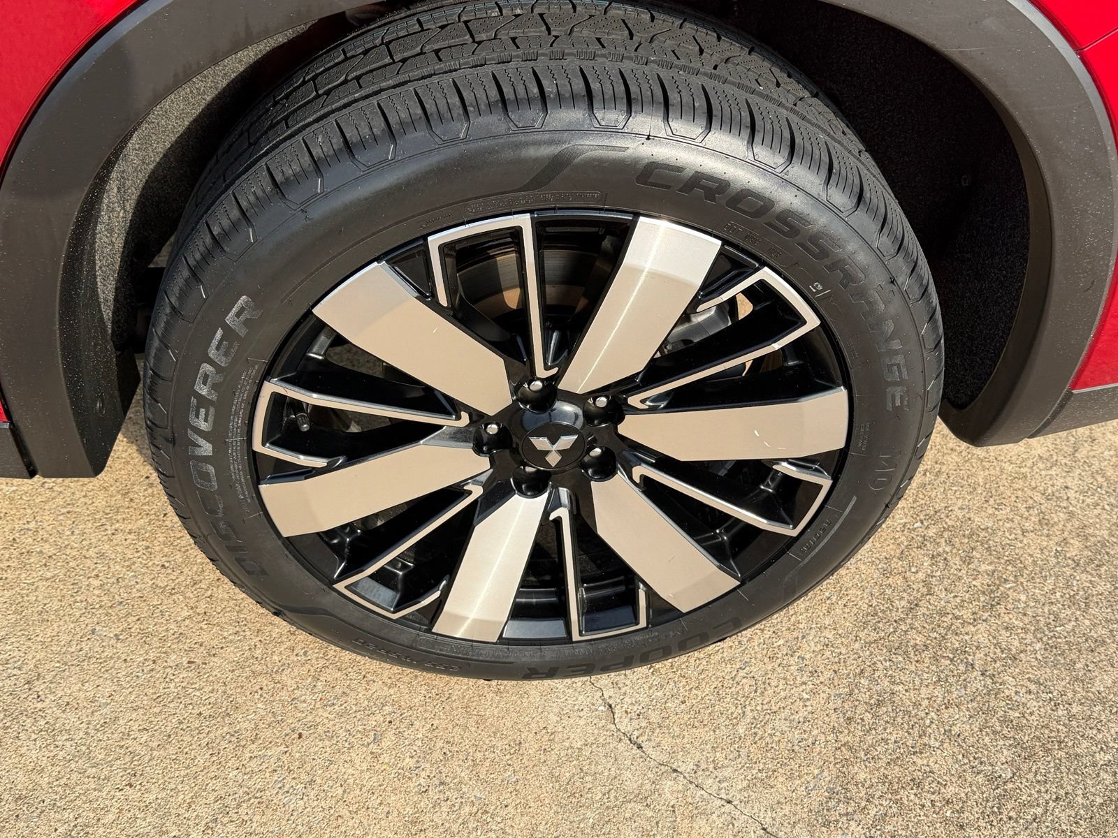 Used 2025 Mitsubishi Outlander SE FWD image 9