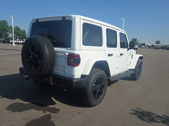 Used 2022 Jeep Wrangler Unlimited Sahara AWD/4WD image 9