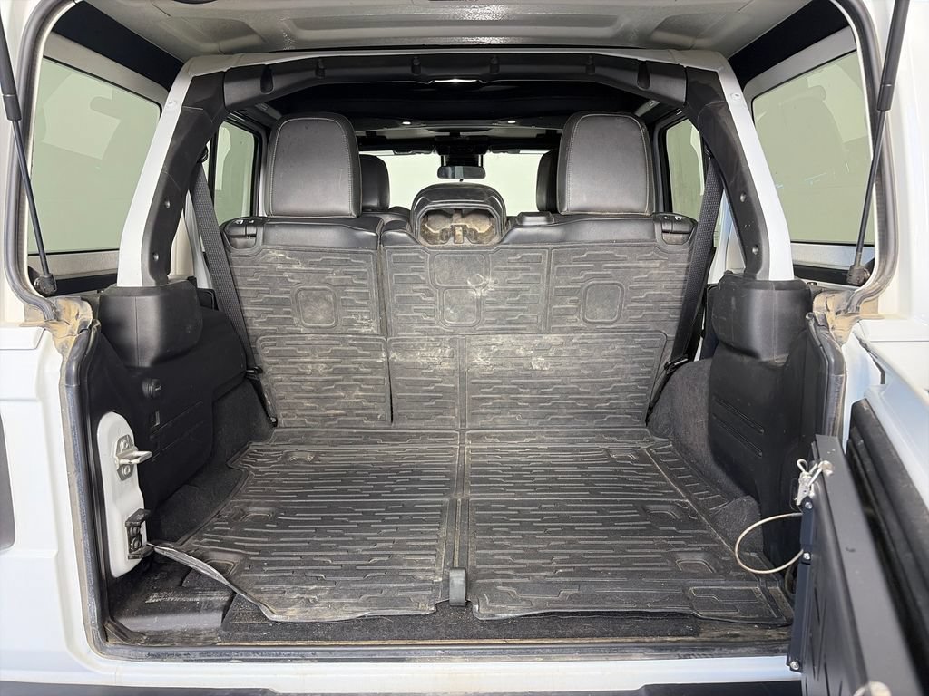 Used 2024 Jeep Wrangler Unlimited Sahara AWD/4WD image 28