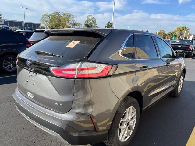 Certified 2024 Ford Edge SEL w/ Convenience Package AWD/4WD image 2