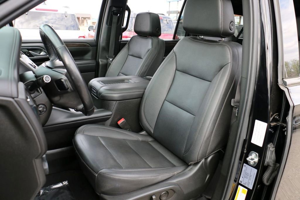 Used 2022 Chevrolet Suburban Z71 w/ Luxury Package image 21