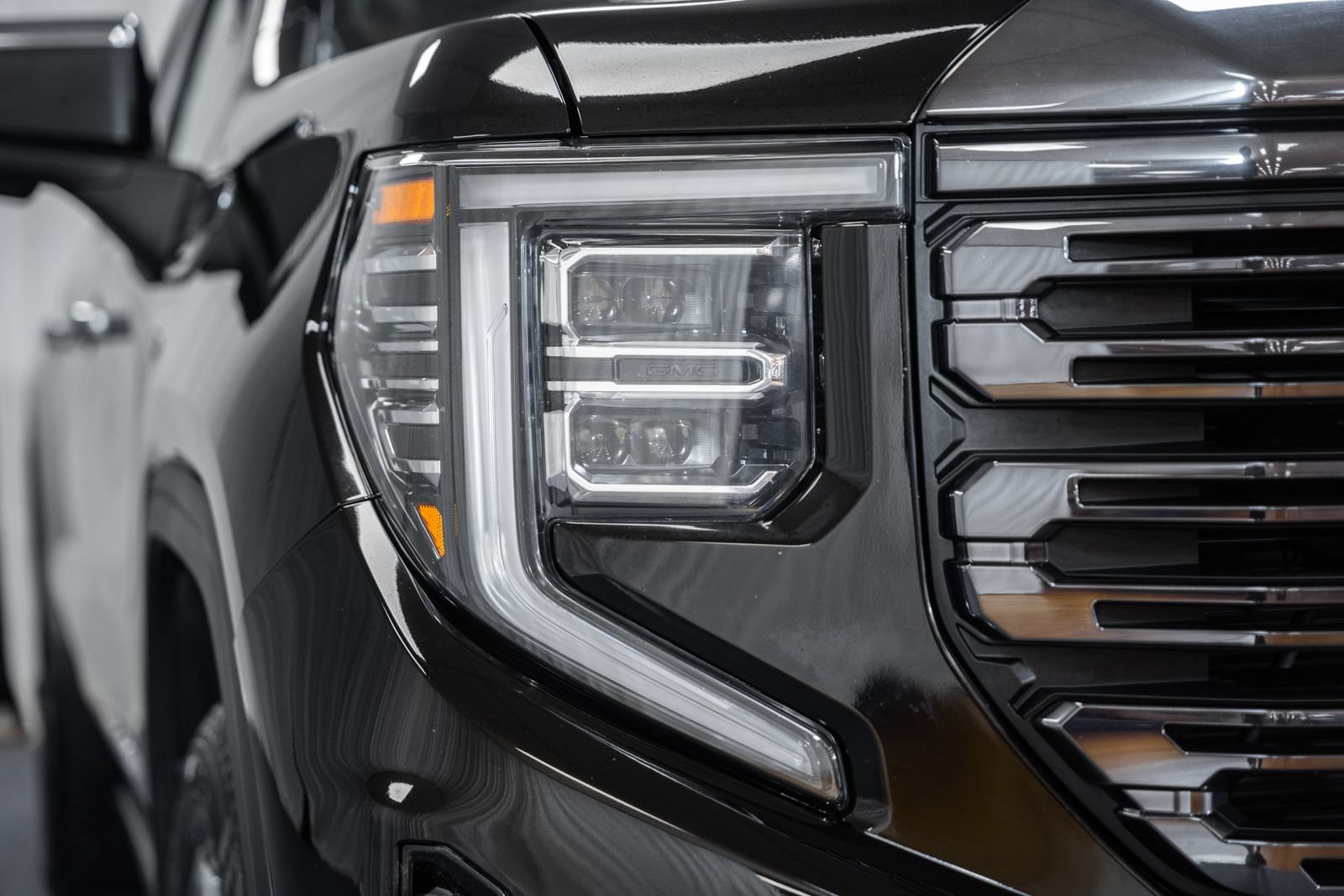 Used 2023 GMC Sierra 1500 Denali Ultimate AWD/4WD image 13