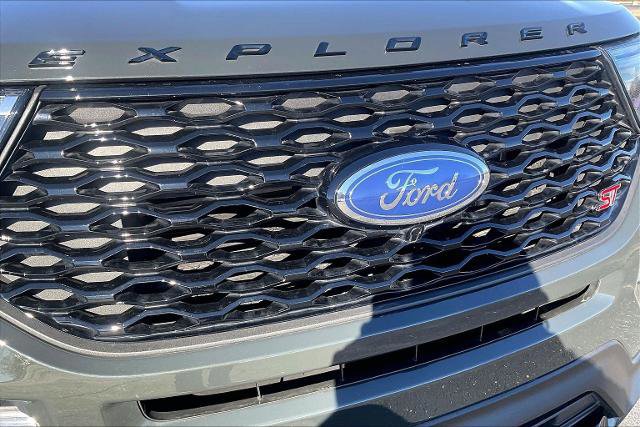 Certified 2022 Ford Explorer ST w/ ST Street Pack image 27