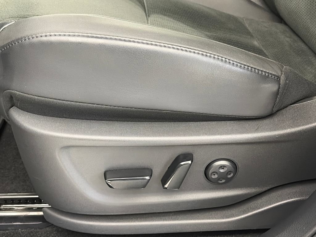 Used 2025 Nissan Ariya AWD image 26