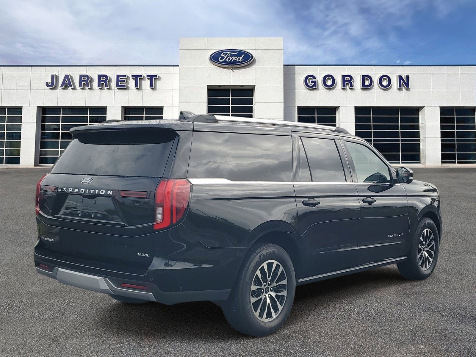 Certified 2025 Ford Expedition Max Platinum AWD/4WD image 4