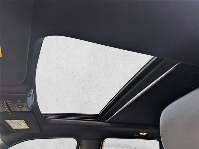 Certified 2022 Ford F350 Lariat w/ Tremor Off-Road Package image 17