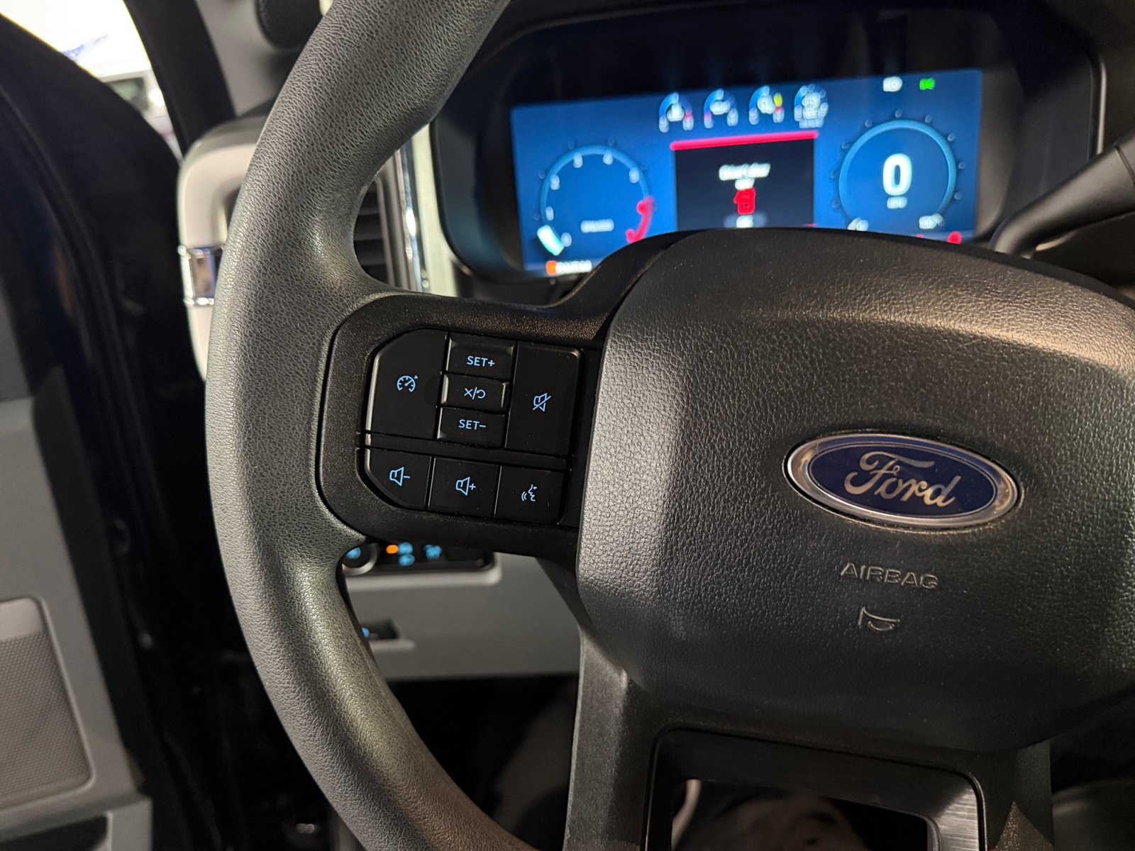 Certified 2024 Ford F250 XLT w/ XLT Premium Package AWD/4WD image 18