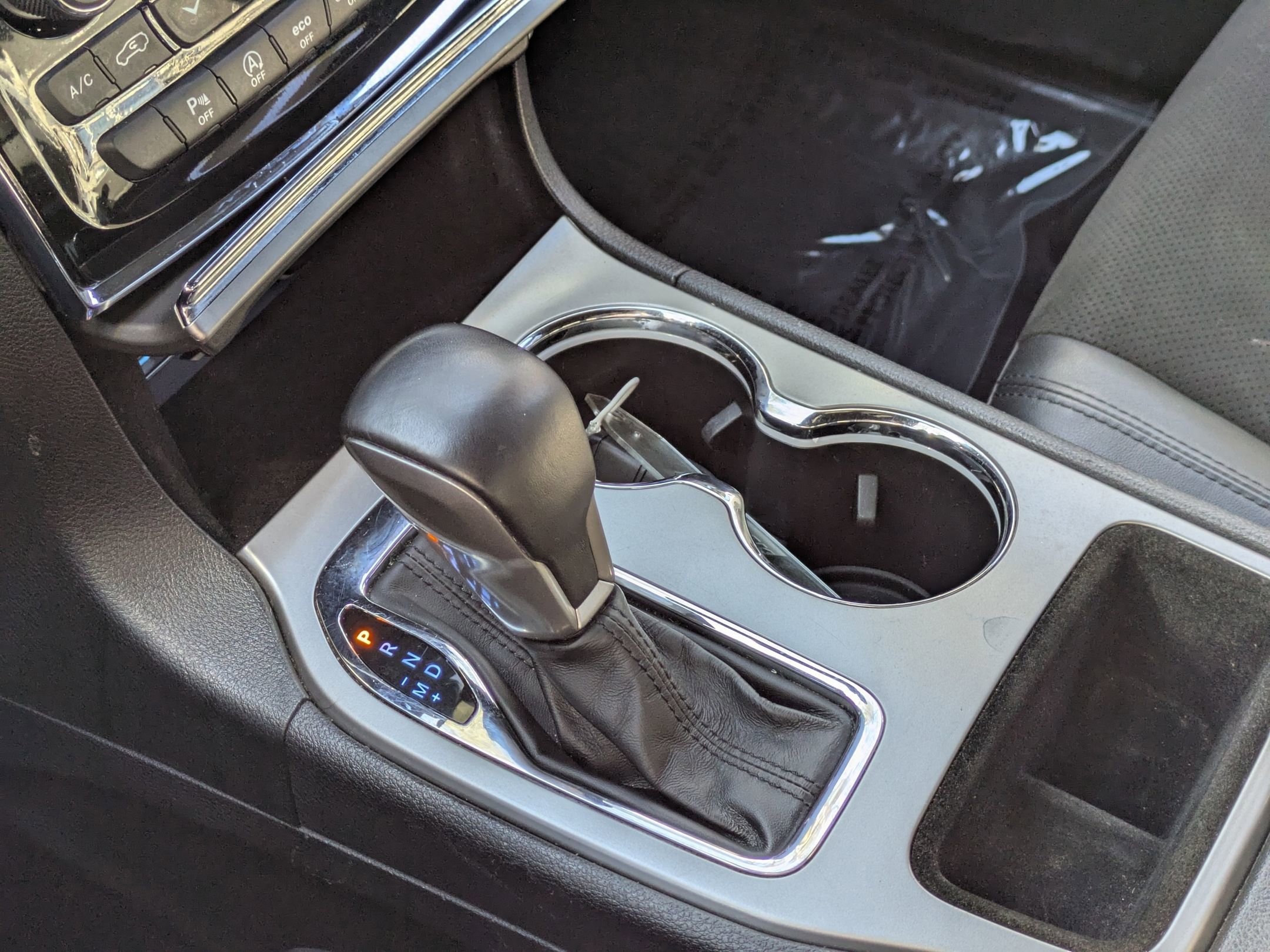 Used 2021 Jeep Grand Cherokee Laredo X image 21