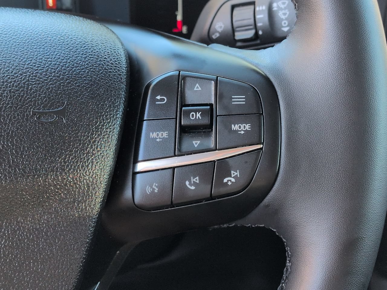Certified 2025 Ford Maverick XLT w/ XLT Luxury Package FWD image 25